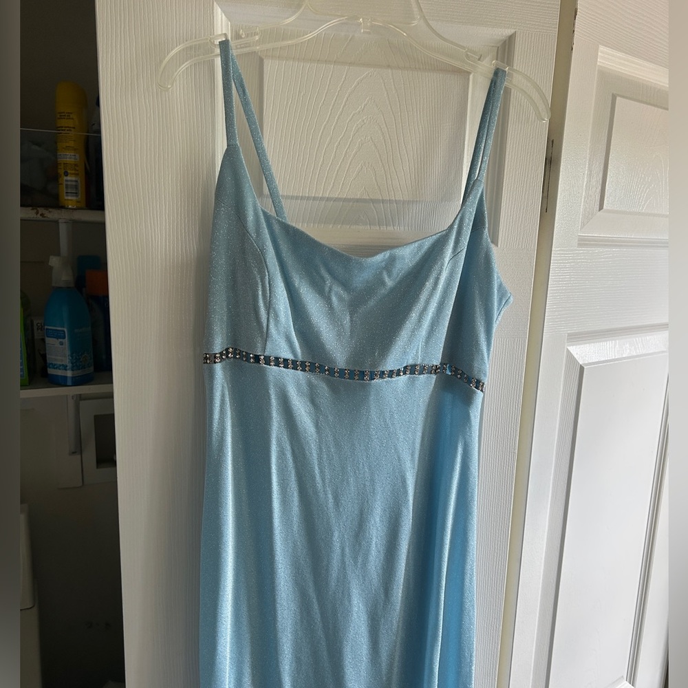 Blue prom / formal gown - Picture 3 of 8